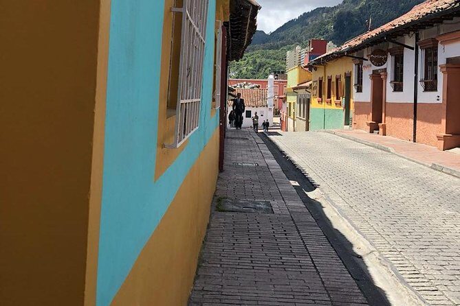 Discover the Magical Historical Center of Bogotá Museums, Monserrate, Gastronomy - Guides and pace: why the private format feels better