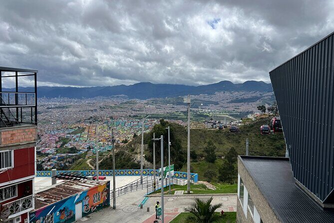 El Paraíso Favela and Cable Car Bogotá Tour - Getting South with TransMilenio: Fast, Local, and Simple