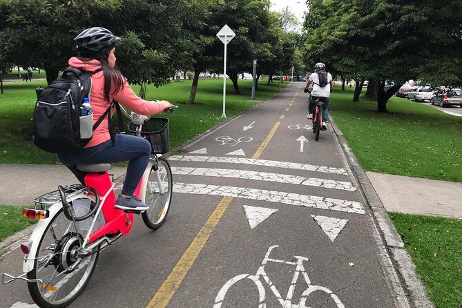 Electric bikes with local bites (flexible hours and small group) - Dougan’s guiding style: street art, neighborhoods, and where to eat