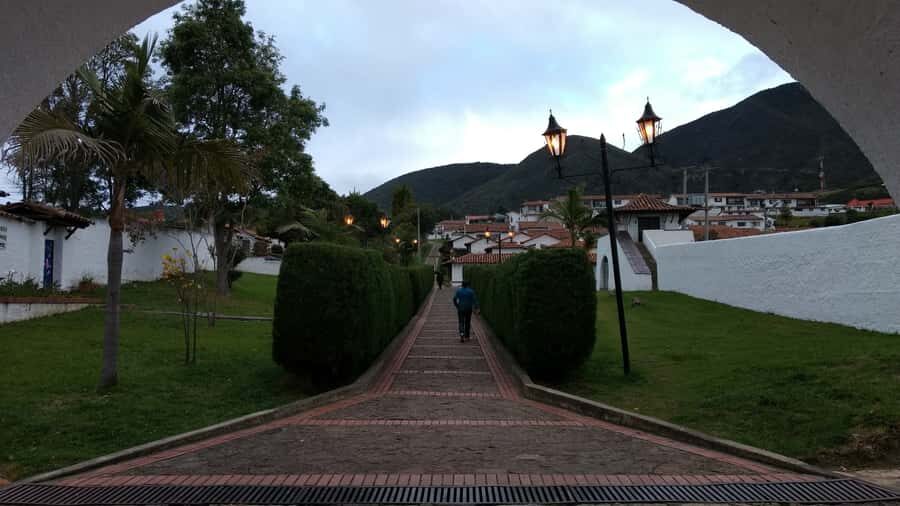 From Bogotá: Lake Guatavita and the El Dorado Legend Tour - Price and value: what $105 buys you in the real world