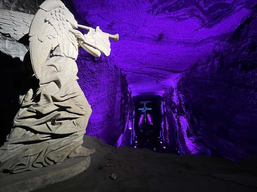 FROM BOGOTA: Salt Cathedral and Andrés Carne de Res (Chía) Tour - Transportation and timing: why the private ride matters