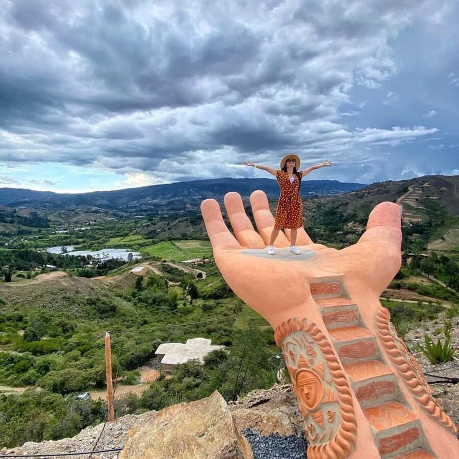 From Bogotá: Tour to Villa de Leyva, Ráquira, Casa Terracota, and Pozos Azules - Who this day trip suits best