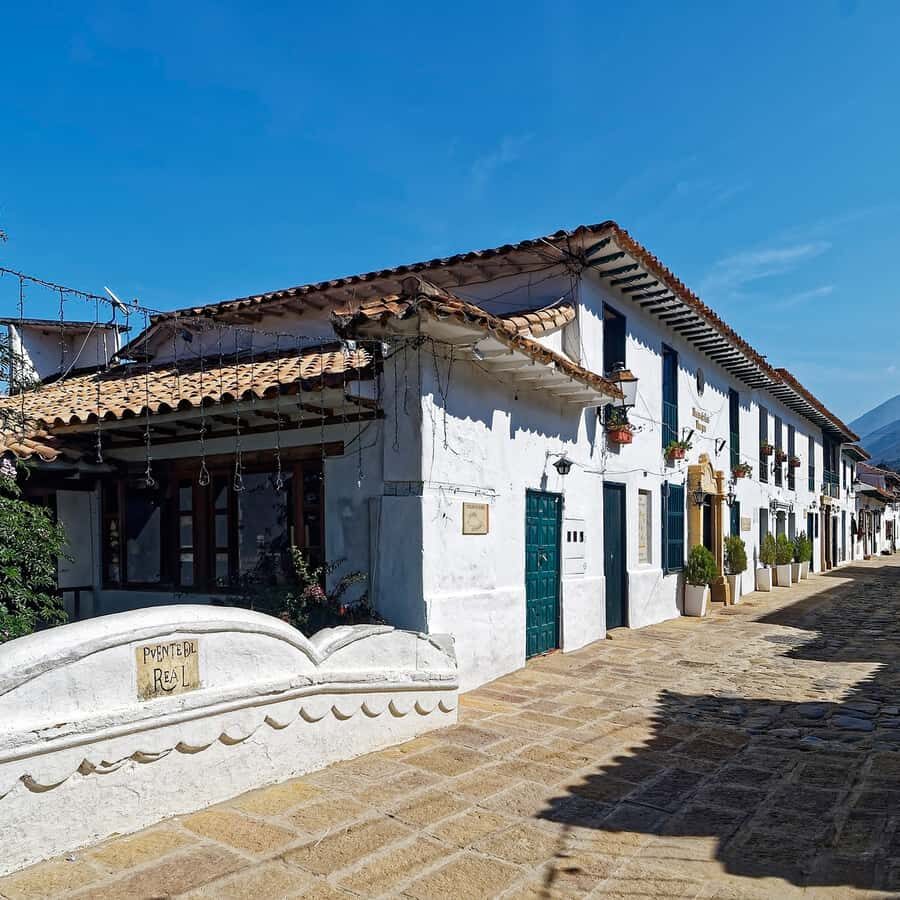 From Bogota: Villa de Leyva Day Magic Town Tour - Puente de Boyacá Breakfast and Independence in Plain Sight