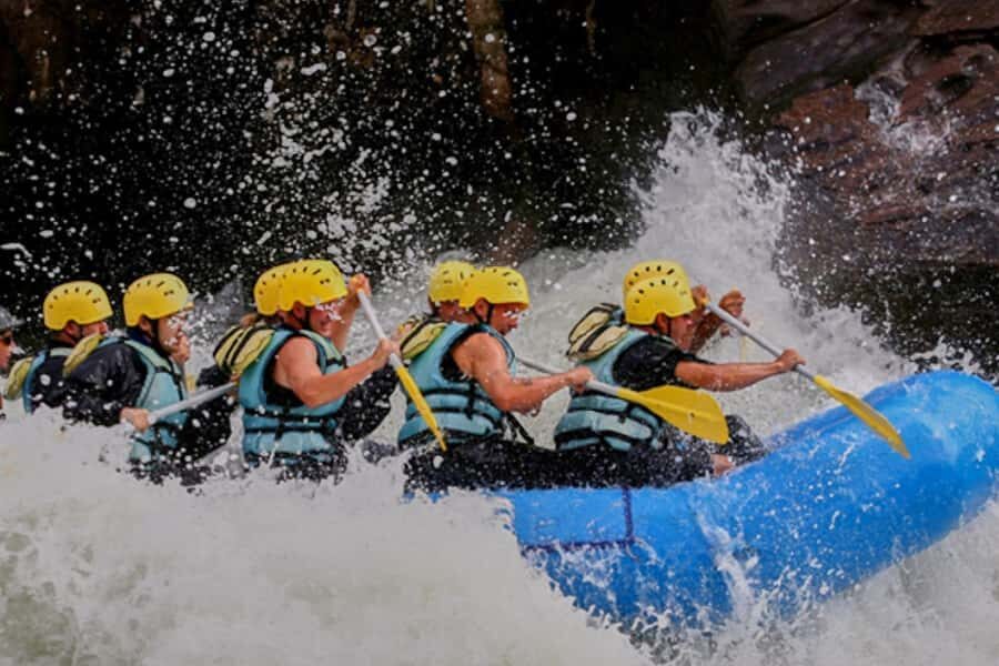 From Bogota: White Water Rafting Experience - What the Black River level 3–4 really means for you