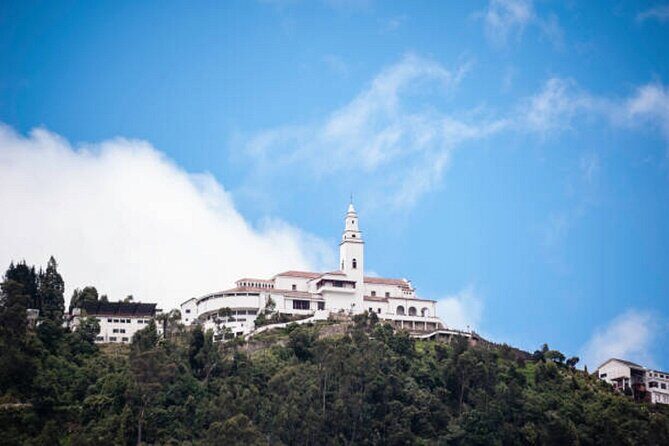Full Day in Private Bogotá: Monserrate, Candelaria and Museums - Key things that make this private Bogotá day work