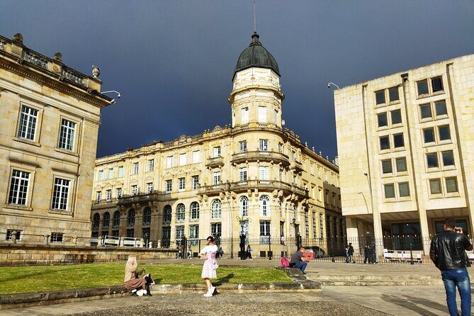 Full Day Private Tour Historical Center La Candelaria and Monserrate - Plaza de Bolívar: where Bogotá’s big institutions cluster