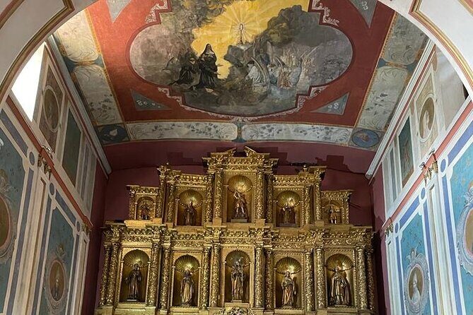 Full Day Private Tour Historical Center La Candelaria and Monserrate - Museo Botero: famous names, plus a local donation angle