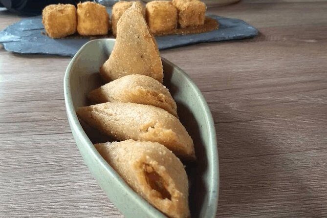 Gastronomy of Colombia Private Tour (6 Hrs.) - Barrio La Candelaria: Sweets, Street Food, and Refreshing Juices