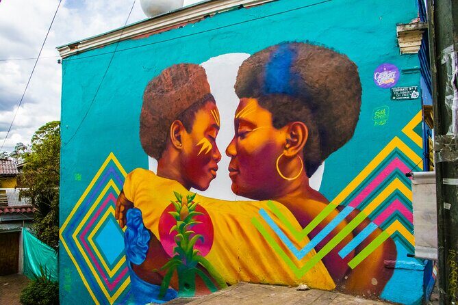 Graffiti Bogotá Private Walking Tour Express(3 Hrs.) - Barrio La Candelaria: where the street art community story starts