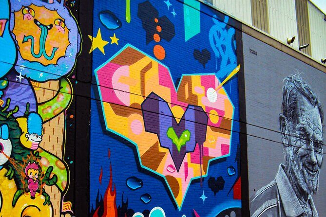 Graffiti Bogotá Private Walking Tour Express(3 Hrs.) - Meeting at the Botero Museum area and getting your bearings