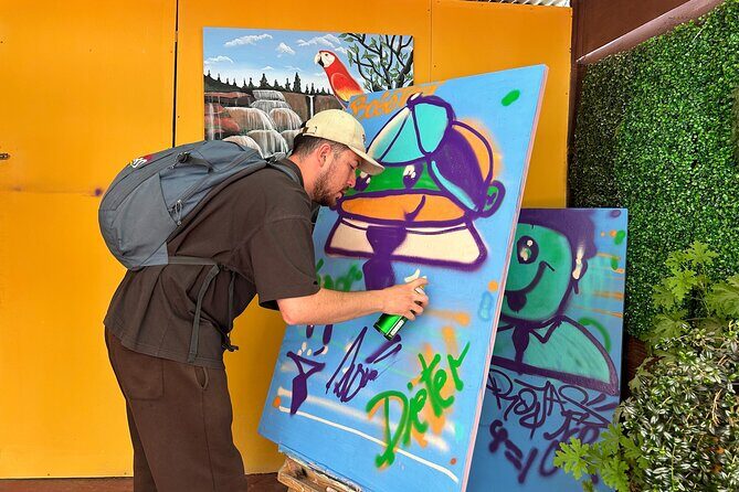 Graffiti tour in Ciudad Bolívar - Cable Car to El Paraíso: The Included Ride and the Street Art Meet-Up