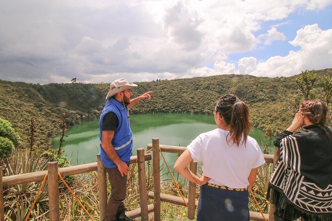 Guatavita Lagoon Half-Day Trip from Bogota - La Calera arepas and cheese: a snack stop with local rhythm