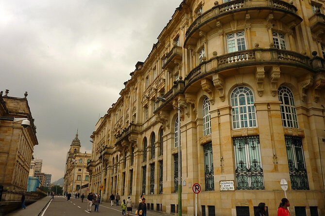 La Candelaria Bogotá Private Tour. (4 Hrs.) - Stop 3: The Bank of the Republic Museum Set (A Small Add-On With Big Context)