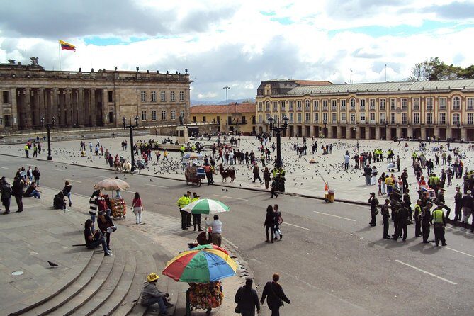 Layover Bogotá Private Tour + Transfer in & Out (4 Hrs.) - A private Bogotá layover plan that respects your flight
