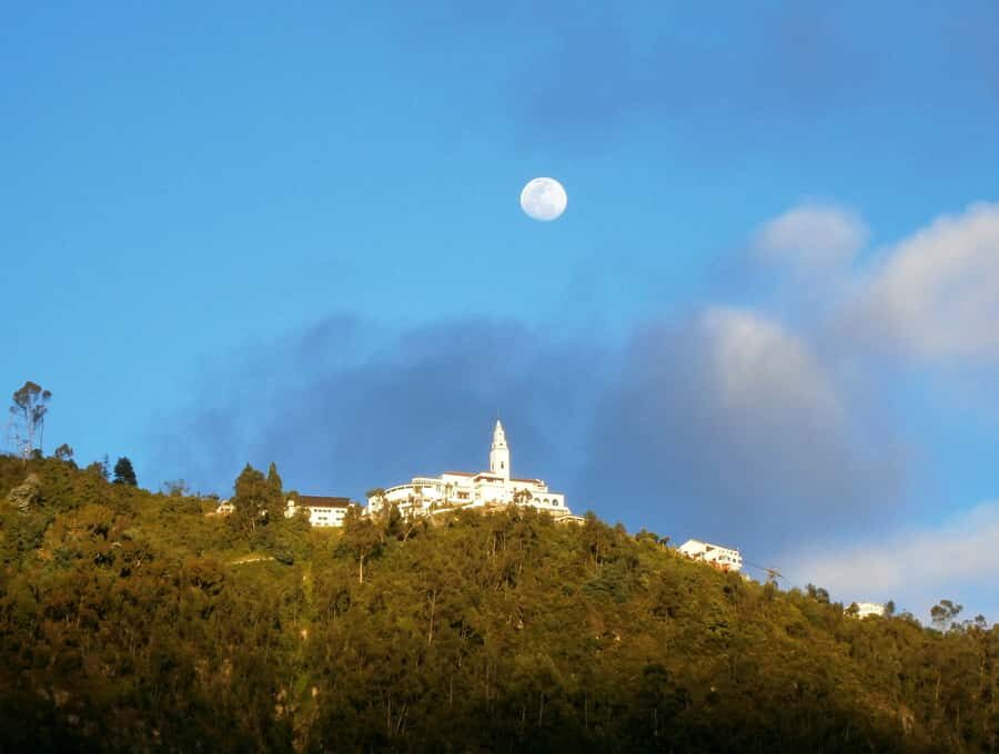 Monserrate Express tour 3 hrs - The 3-hour flow: pickup, climb, guided time, and the return