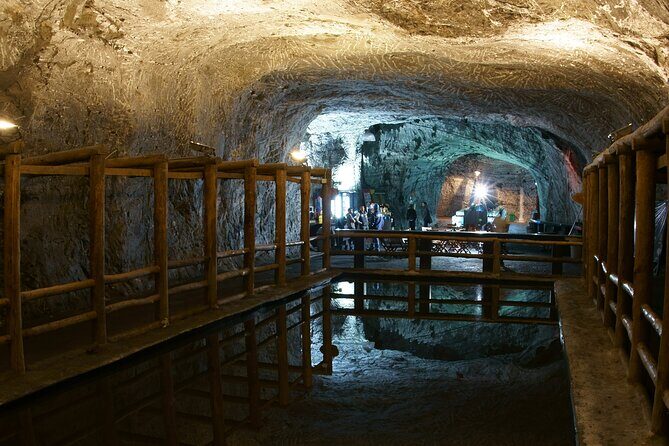 One Day Salt Cathedral of Zipaquirá, You can not miss this Wonder of Colombia - The 78-meter world circle and why those carvings matter