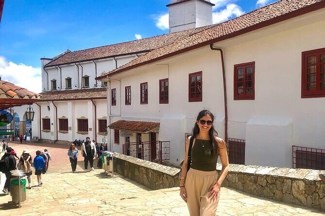 One Perfect Day in Bogotá: Private Tour of Must-See Highlights - Museo del Oro: 55,000 Gold Artifacts and Quick Entry