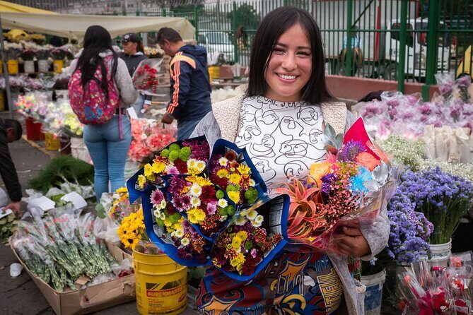 PALOQUEMAO MARKET FOOD TOUR. EXOTIC FRUIT. LOCAL SNACKS. /Min 2 pax - Exotic Fruit Tastings: What You’re Really Learning (Not Just Eating)