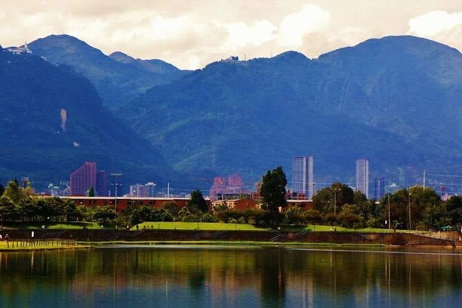 Photography in Bogotá Private Tour. (6 Hrs.) - La Candelaria: cobblestones, colonial buildings, and real street color