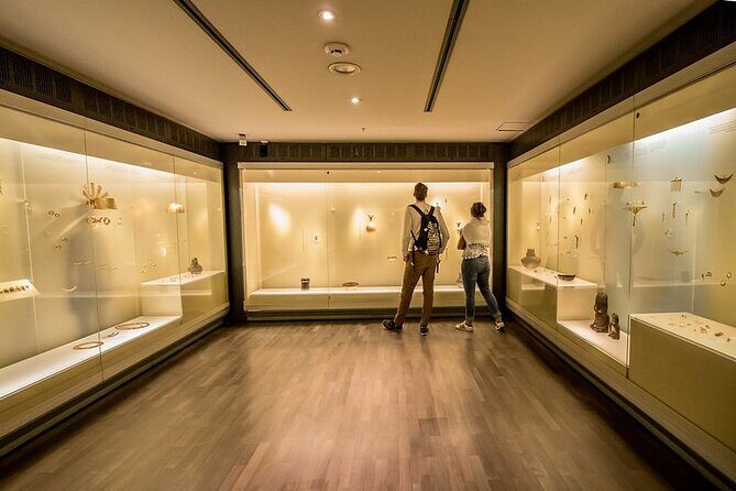 Private Bogotá Tour: Candelaria, Gold Museum, Optional Monserrate - Santander Park shopping time (and how to handle it)