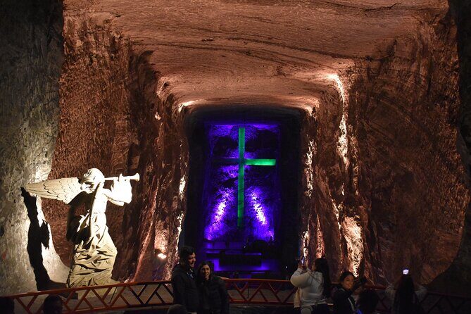 Private Colombian Emerald Tour - Bogotá - Emerald Museum and virtual mine visit: start with the source