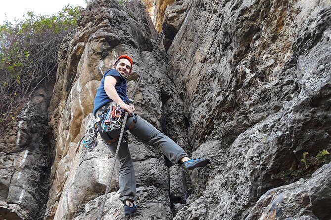 Private Half-day Rock Climbing Experience in the Suesca Rocks - The half-day rhythm: river hike, railtrain, then climbing