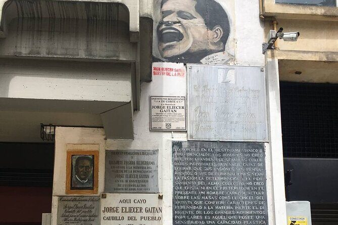 Private Tour of the Historic Center and Candelaria in Bogotá - Carrera Séptima: The City’s Main Street, With Stories Attached