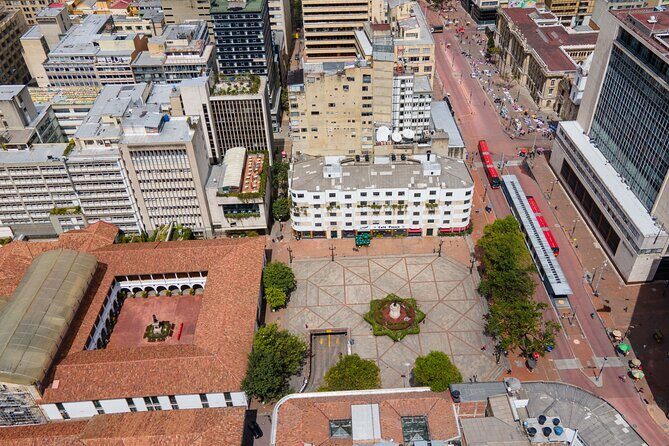 Private Tour of the Historic Center and Candelaria in Bogotá - Independence at July 20, 1810: The Vase That Lit the Fuse