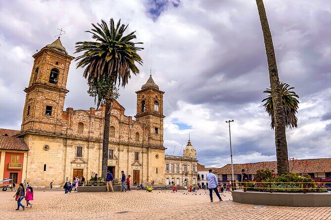 Private Tour: Salt Cathedral and Zipaquirá with Local Experience - Catedral de Sal: what you actually get from the guided 2-hour visit