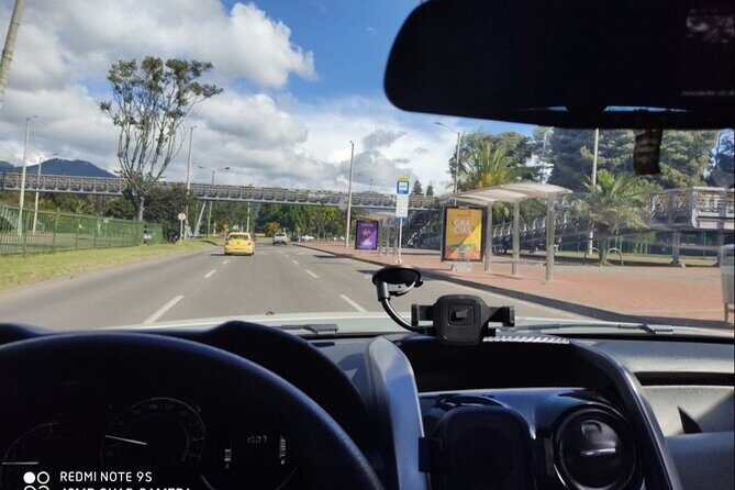 Private Transfer Airport BOG to Bogota City one way - Bogotá Airport to City: About 40 Minutes, One-Way