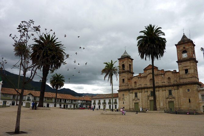 Salt Cathedral of Zipaquirá & Lake Guatavita: Private or Shared - Stop 2: Lake Guatavita and the El Dorado legend in real air