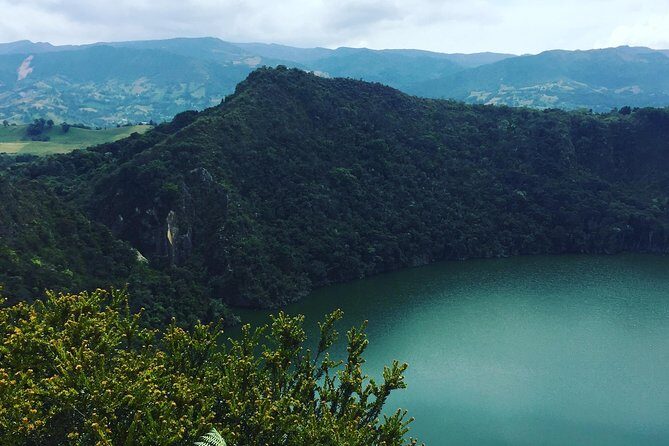 Salt Cathedral Tour along with the Legendary Lake Guatavita - Zipaquirá Main Square Stop: A Local Breather Before the Main Event