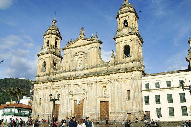 Self-Guided Audio Tour - Paranormal Candelaria - Barrio La Candelaria stop-by-stop: Silva House, the plaza, and the theater