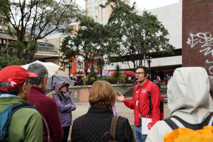 Shared Tour Colombian Conflict War, Drug Trafficking & Peace - Where the guide makes or breaks it (and how to judge yours)