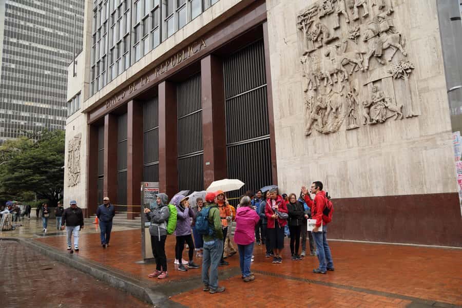 Shared Tour Colombian Conflict War, Drug Trafficking & Peace - A history lesson on the streets of Bogotá