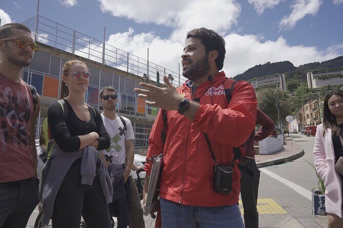 Shared Tour of the Historic Candelaria in Bogotá - Guides and Group Size: What You Should Expect Day-Of