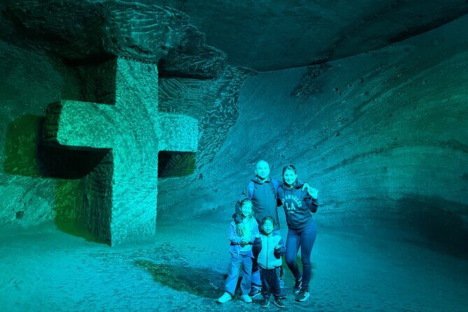 Tour from Bogota to the Cathedral of Salt in Zipaquirá - Lunch and the Zipaquirá town square: a break you control