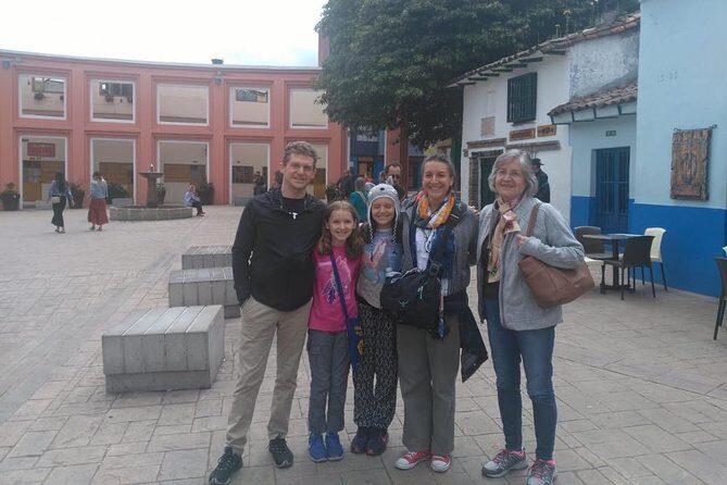 Tour Nocturno de Tejo y Salsa en Bogotá - Drinks and snacks: included fuel for an active evening