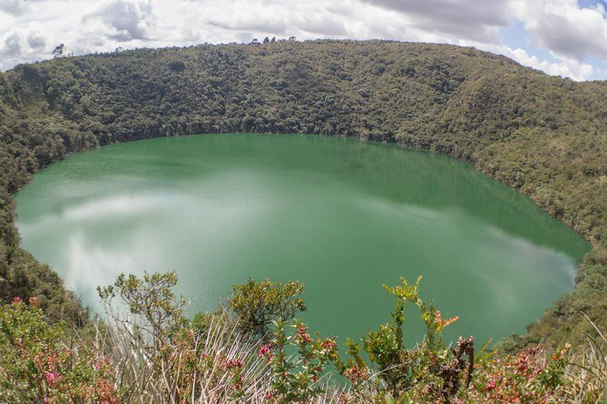 Transportation to Zipaquira´s Salt Cathedral and Guatavita Lagoon - The private driver experience: trust, comfort, and communication