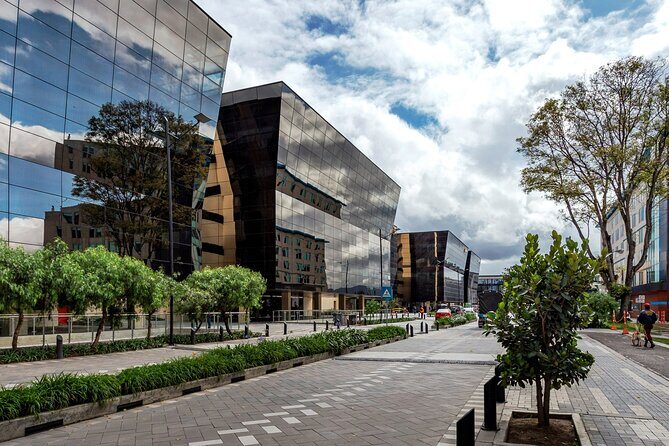VIP Private Transfer: Bogota Hotels → El Dorado Airport SUV 24hrs - Pickup at your hotel or Airbnb: how it starts (and why it matters)