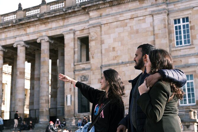 Walking Tour Candelaria plus Gold Museum with a Social Scientist - Entering Museo del Oro the right way
