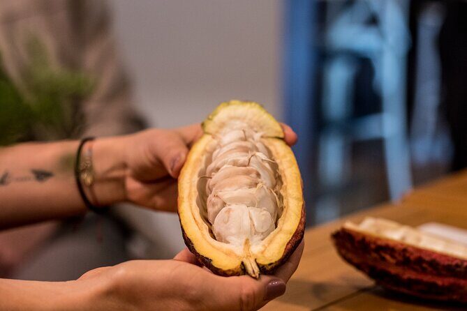 Weaving Peace: Taste and understand what is happening in Colombia - Avenida Jimenez and 7th Avenue: placing the Bogotazo in real space