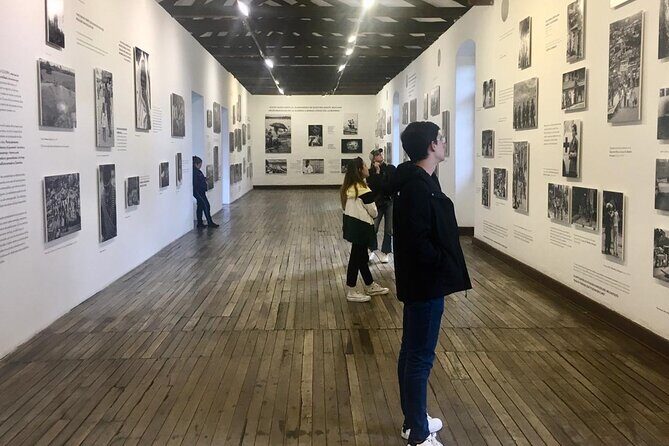 Weaving Peace: Taste and understand what is happening in Colombia - Fragmentos: the counter-monument built from melted rifles