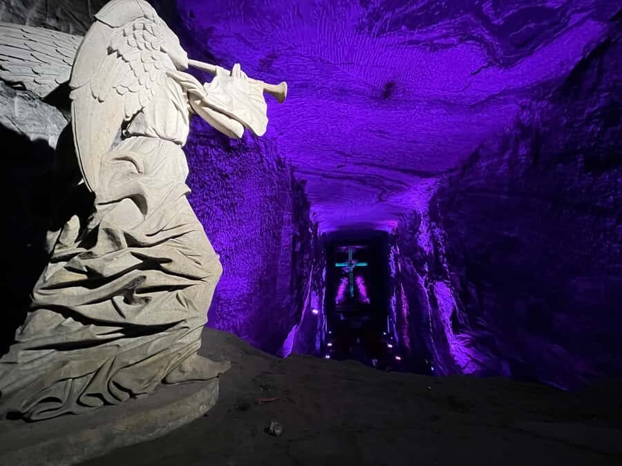 Zipaquirá: Private tour to the Salt Cathedral, Colombia's first wonder - Walking the cathedral route: tunnels, altars, and the Stations of the Cross